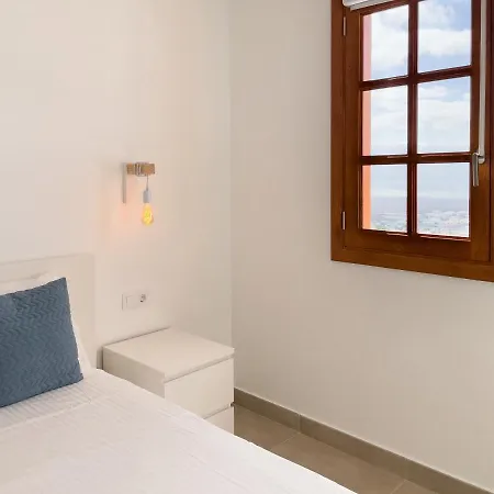 Livia شقة تياس