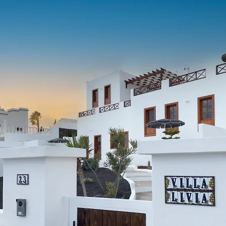 Livia Apartment Tías